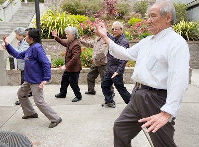 older adults going tai chi